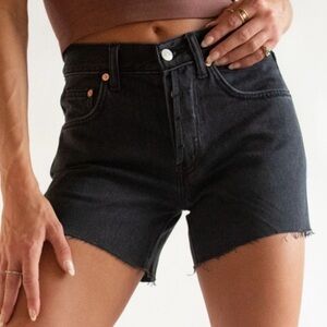 NWT Free People Ivy Mid Rise
Jean Shorts black size 25